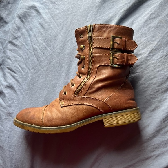 Brown combat boots - Picture 3 of 3